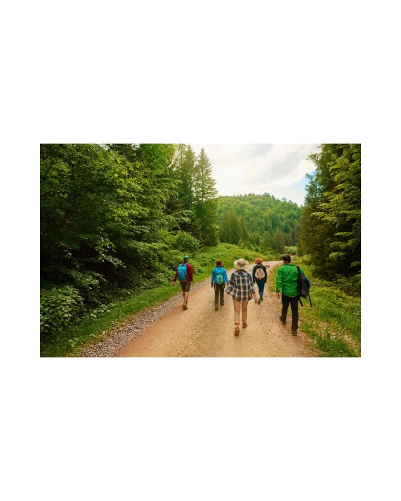 personnes qui marchent